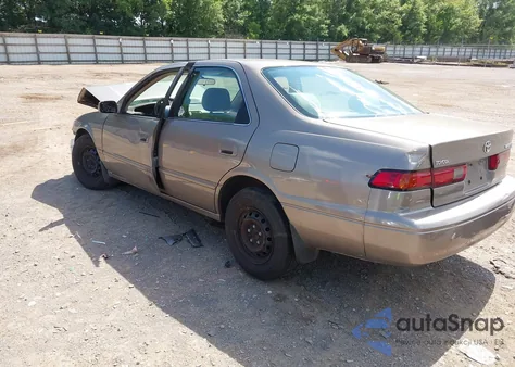 1999 Toyota Camry Ce z USA, uszkodzony, nr VIN 4T1BG22K4XU612859
